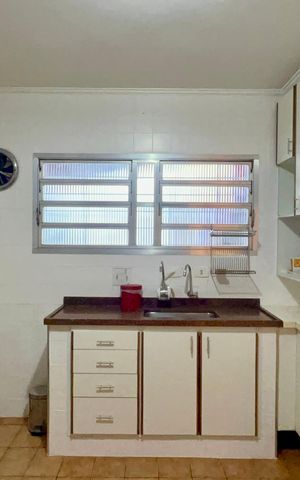 Casa à venda com 186m², 3 quartos e 2 vagas Casa à venda com 186m², 3 quartos e 2 vagasCozinha