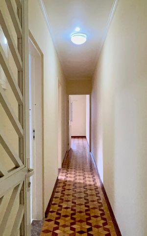 Casa à venda com 186m², 3 quartos e 2 vagas Casa à venda com 186m², 3 quartos e 2 vagasCorredor