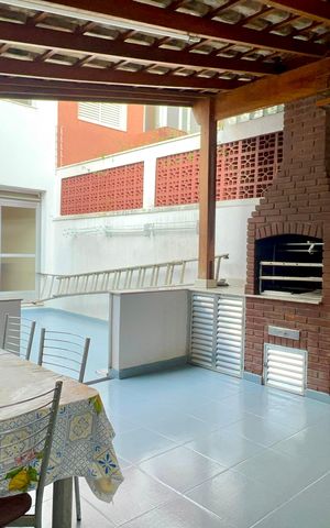 Casa à venda com 186m², 3 quartos e 2 vagas Casa à venda com 186m², 3 quartos e 2 vagasChurrasqueira