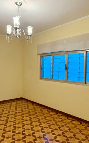 Casa à venda com 186m², 3 quartos e 2 vagas Casa à venda com 186m², 3 quartos e 2 vagasSala de Jantar