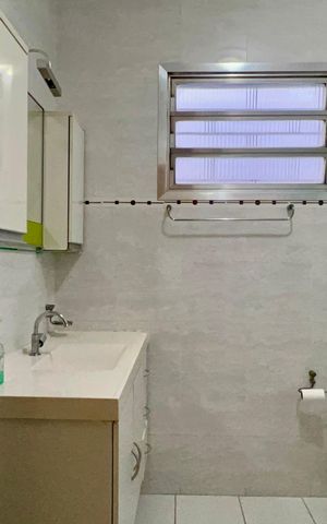 Casa à venda com 186m², 3 quartos e 2 vagas Casa à venda com 186m², 3 quartos e 2 vagasBanheiro da Suíte