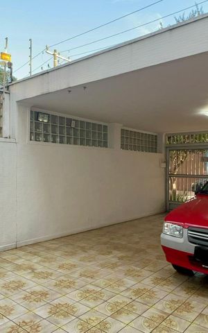 Casa à venda com 186m², 3 quartos e 2 vagas Casa à venda com 186m², 3 quartos e 2 vagasGaragem