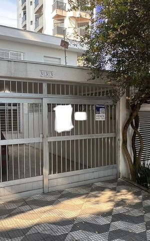 Casa à venda com 186m², 3 quartos e 2 vagas Casa à venda com 186m², 3 quartos e 2 vagasFachada