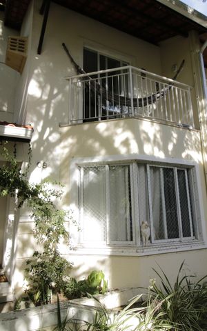 Casa de condomínio à venda com 120m², 4 quartos e 2 vagasFachada