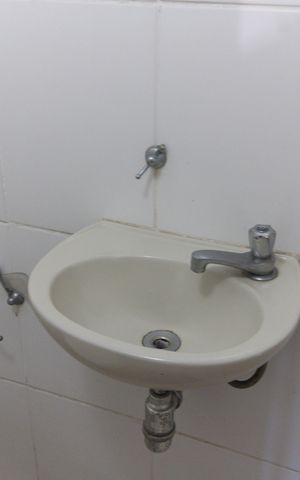 Casa à venda com 150m², 3 quartos e 1 vaga Casa à venda com 150m², 3 quartos e 1 vagaBanheiro 2