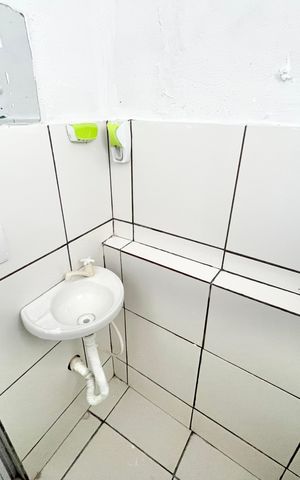 Casa à venda com 50m², 2 quartos e sem vaga Casa à venda com 50m², 2 quartos e sem vagaBanheiro
