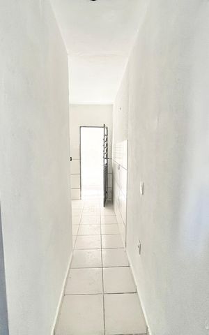 Casa à venda com 50m², 2 quartos e sem vaga Casa à venda com 50m², 2 quartos e sem vagaCorredor