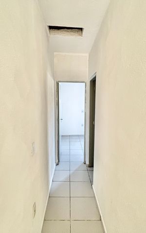 Casa à venda com 50m², 2 quartos e sem vaga Casa à venda com 50m², 2 quartos e sem vagaCorredor