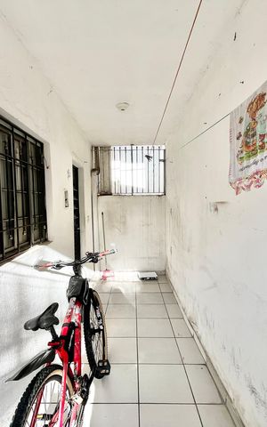 Casa à venda com 50m², 2 quartos e sem vaga Casa à venda com 50m², 2 quartos e sem vagaEntrada