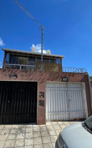 Casa à venda com 116m², 2 quartos e 1 vaga Casa à venda com 116m², 2 quartos e 1 vagaFachada