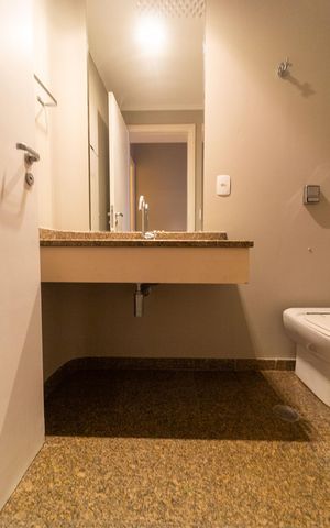 Apartamento à venda com 320m², 4 quartos e 4 vagas Apartamento à venda com 320m², 4 quartos e 4 vagasLavabo