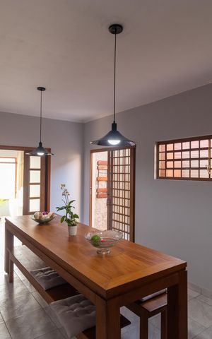 Casa à venda com 237m², 3 quartos e 6 vagas Casa à venda com 237m², 3 quartos e 6 vagasSalas