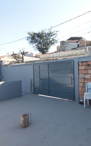 Casa à venda com 360m², 3 quartos e 2 vagasÁrea Externa
