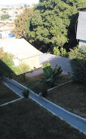 Casa à venda com 360m², 3 quartos e 2 vagasÁrea Externa