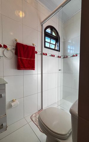Casa à venda com 257m², 3 quartos e 4 vagasBanheiro da Suíte
