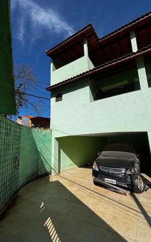 Casa à venda com 257m², 3 quartos e 4 vagasGaragem