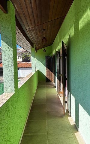 Casa à venda com 257m², 3 quartos e 4 vagasQuarto 2 Varanda