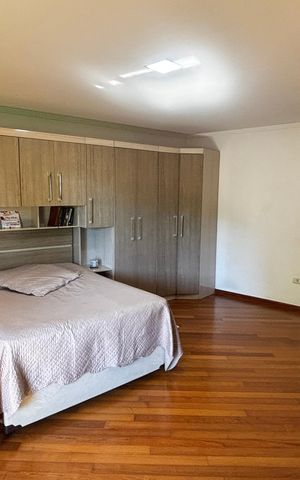 Casa à venda com 257m², 3 quartos e 4 vagasSuite
