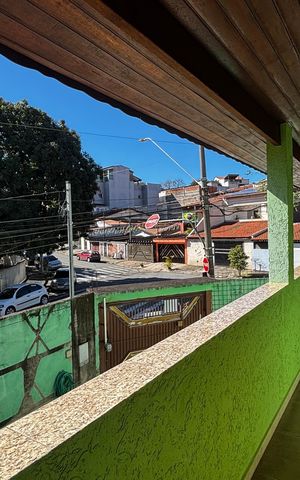 Casa à venda com 257m², 3 quartos e 4 vagasQuarto 2 Varanda