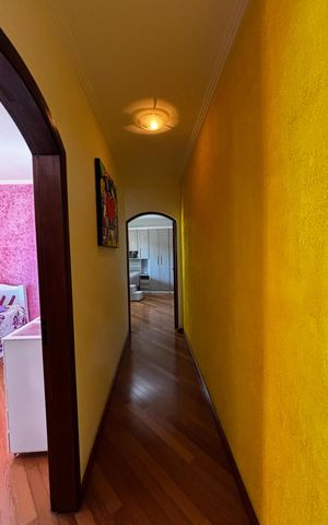 Casa à venda com 257m², 3 quartos e 4 vagasCorredor