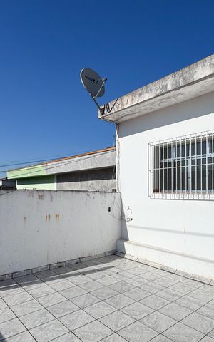 Casa à venda com 180m², 2 quartos e sem vaga Casa à venda com 180m², 2 quartos e sem vagaSacada