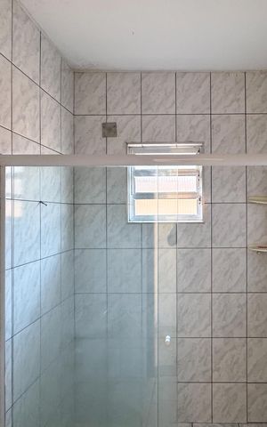 Casa à venda com 180m², 2 quartos e sem vaga Casa à venda com 180m², 2 quartos e sem vagaBanheiro Social