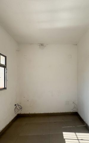 Casa à venda com 180m², 2 quartos e sem vaga Casa à venda com 180m², 2 quartos e sem vagaSala