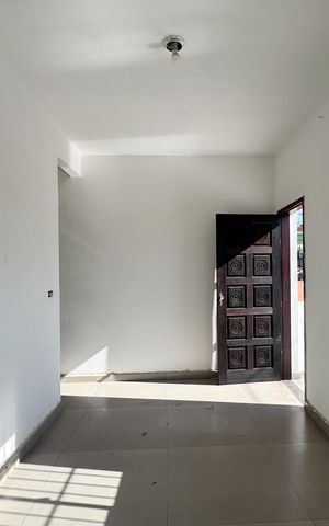 Casa à venda com 180m², 2 quartos e sem vaga Casa à venda com 180m², 2 quartos e sem vagaSala