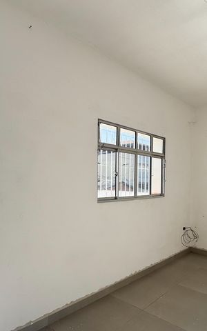 Casa à venda com 180m², 2 quartos e sem vaga Casa à venda com 180m², 2 quartos e sem vagaSala
