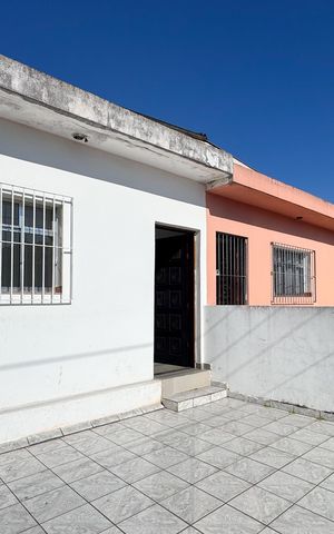 Casa à venda com 180m², 2 quartos e sem vaga Casa à venda com 180m², 2 quartos e sem vagaSacada