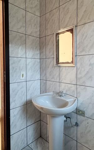 Casa à venda com 180m², 2 quartos e sem vaga Casa à venda com 180m², 2 quartos e sem vagaBanheiro Social
