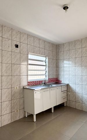 Casa à venda com 180m², 2 quartos e sem vaga Casa à venda com 180m², 2 quartos e sem vagaCozinha
