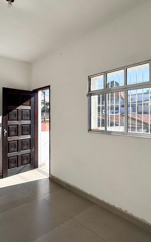 Casa à venda com 180m², 2 quartos e sem vaga Casa à venda com 180m², 2 quartos e sem vagaSala