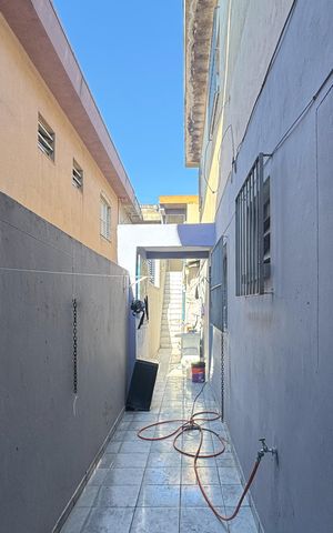 Casa à venda com 180m², 2 quartos e sem vaga Casa à venda com 180m², 2 quartos e sem vagaEntrada