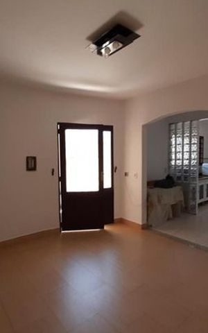 Casa à venda com 220m², 4 quartos e 2 vagas Casa à venda com 220m², 4 quartos e 2 vagasCasa 2- Sala