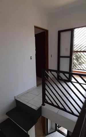 Casa à venda com 220m², 4 quartos e 2 vagas Casa à venda com 220m², 4 quartos e 2 vagasCasa 2 - Corredor