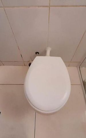 Casa à venda com 220m², 4 quartos e 2 vagas Casa à venda com 220m², 4 quartos e 2 vagasCasa 2 - Banheiro