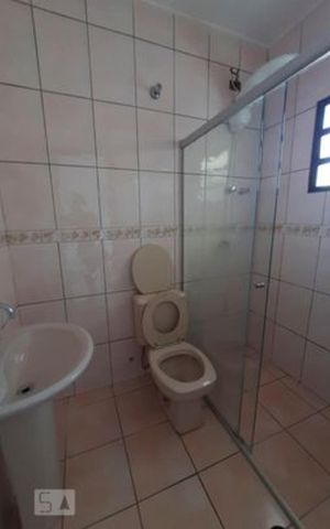 Casa à venda com 220m², 4 quartos e 2 vagas Casa à venda com 220m², 4 quartos e 2 vagasCasa 2 - Banheiro