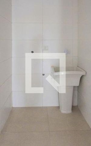 Casa à venda com 220m², 4 quartos e 2 vagas Casa à venda com 220m², 4 quartos e 2 vagasCasa 1 - Área de serviço
