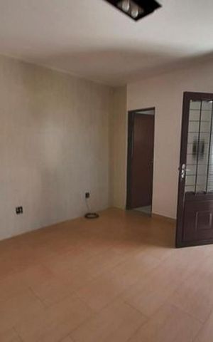 Casa à venda com 220m², 4 quartos e 2 vagas Casa à venda com 220m², 4 quartos e 2 vagasCasa 2- Sala