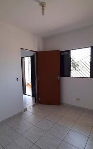 Casa à venda com 220m², 4 quartos e 2 vagas Casa à venda com 220m², 4 quartos e 2 vagasCasa 2 - Quarto