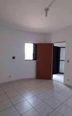 Casa à venda com 220m², 4 quartos e 2 vagas Casa à venda com 220m², 4 quartos e 2 vagasCasa 2 - Quarto