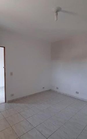 Casa à venda com 220m², 4 quartos e 2 vagas Casa à venda com 220m², 4 quartos e 2 vagasCasa 2 - Quarto