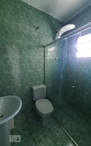 Casa à venda com 220m², 4 quartos e 2 vagas Casa à venda com 220m², 4 quartos e 2 vagasCasa 2 - Banheiro