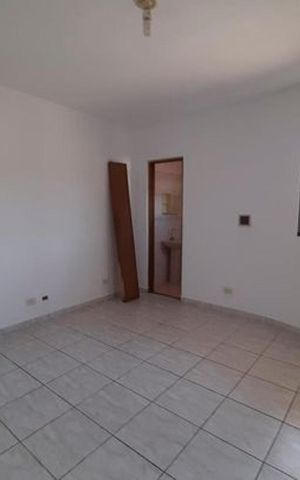 Casa à venda com 220m², 4 quartos e 2 vagas Casa à venda com 220m², 4 quartos e 2 vagasCasa 2 - Quarto