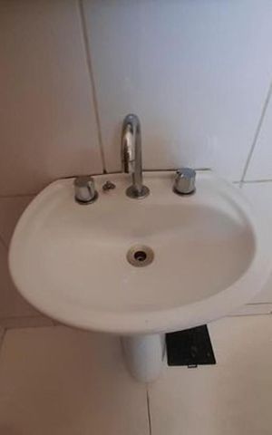 Casa à venda com 220m², 4 quartos e 2 vagas Casa à venda com 220m², 4 quartos e 2 vagasCasa 2 - Banheiro