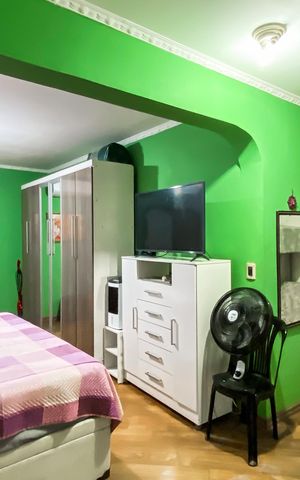 Casa à venda com 490m², 4 quartos e 2 vagas Casa à venda com 490m², 4 quartos e 2 vagasSuite