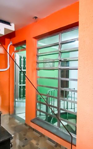 Casa à venda com 490m², 4 quartos e 2 vagas Casa à venda com 490m², 4 quartos e 2 vagasÁrea externa