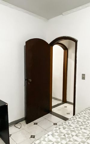 Casa à venda com 490m², 4 quartos e 2 vagas Casa à venda com 490m², 4 quartos e 2 vagasQuarto 2