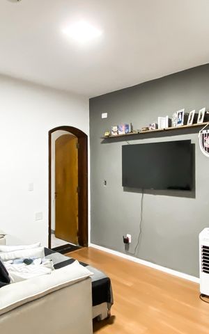 Casa à venda com 490m², 4 quartos e 2 vagas Casa à venda com 490m², 4 quartos e 2 vagasCorredor